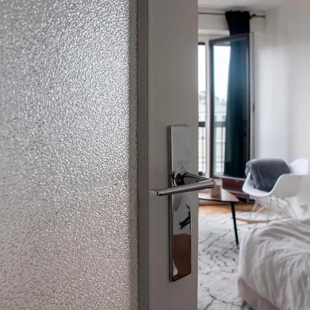 Bright Studio Near Bastille Apartment